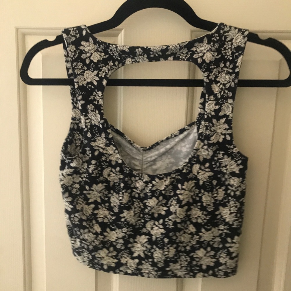 Forever 21 Black Floral Crop Top - Picture 2 of 3